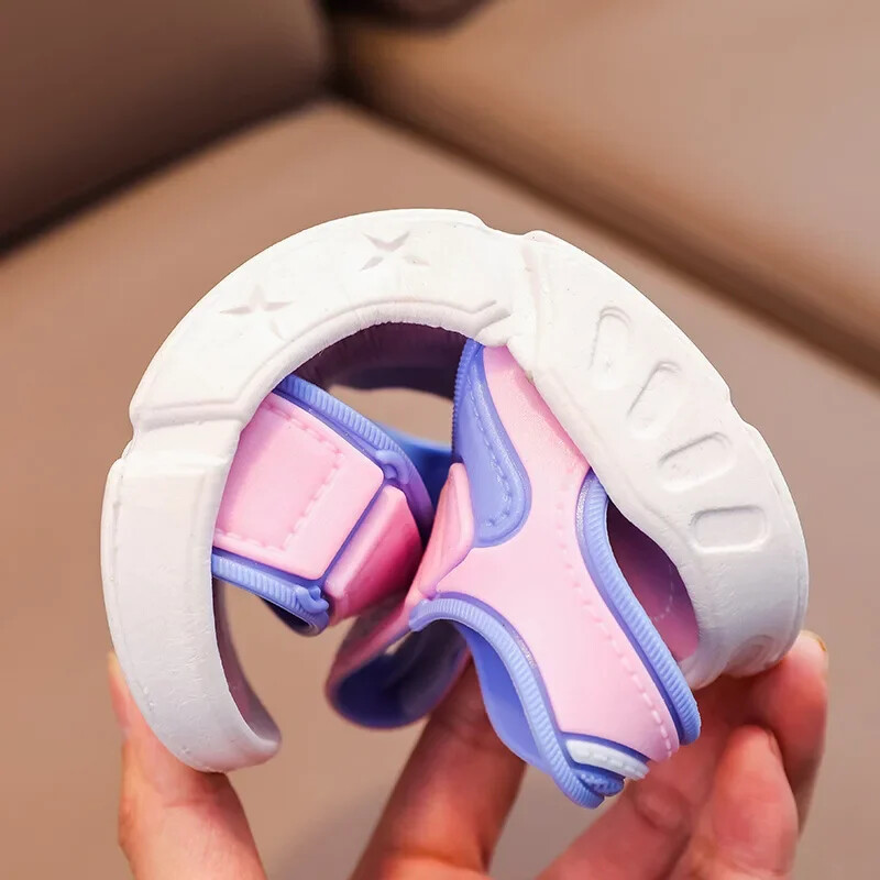 Laste sandaalid suvised multifilmid Pehme tallaga libisemisvastased poiste sandaalid Moodsad tüdrukute rannajalatsid 4-10T Laste PVC sandaalid