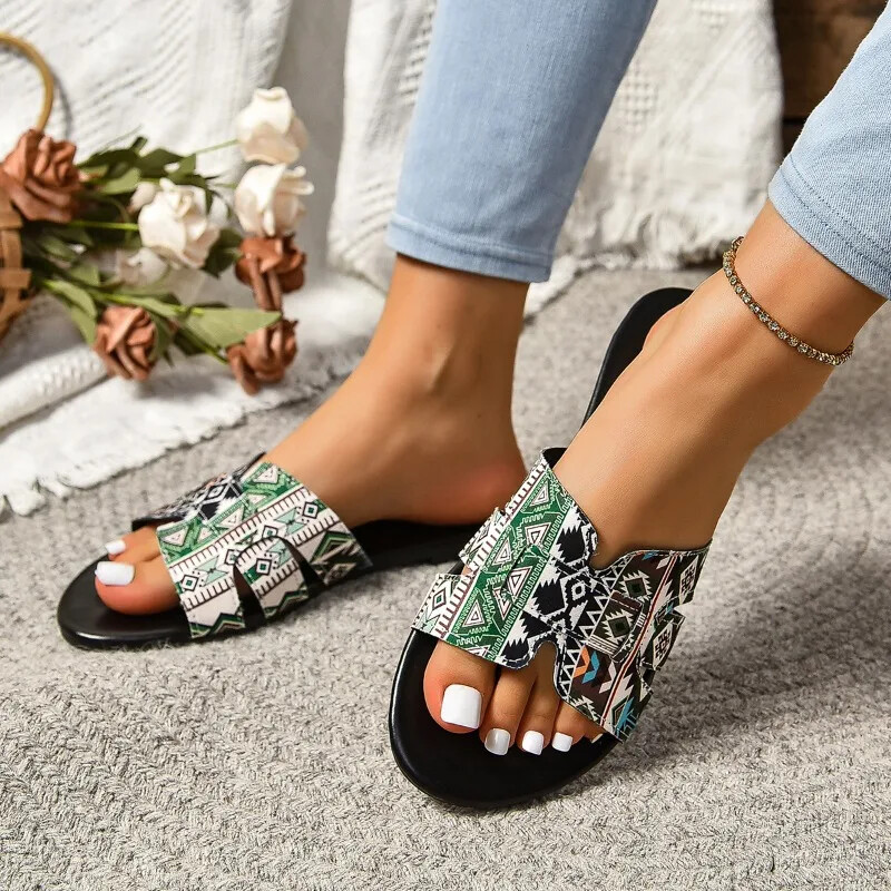 Karštas 2024 m. išpardavimas Moteriški batai atvirais pirštais mišrių spalvų moteriškos šlepetės vasarinės laisvalaikio plokščios didelio dydžio šlepetės Zapatos Mujer