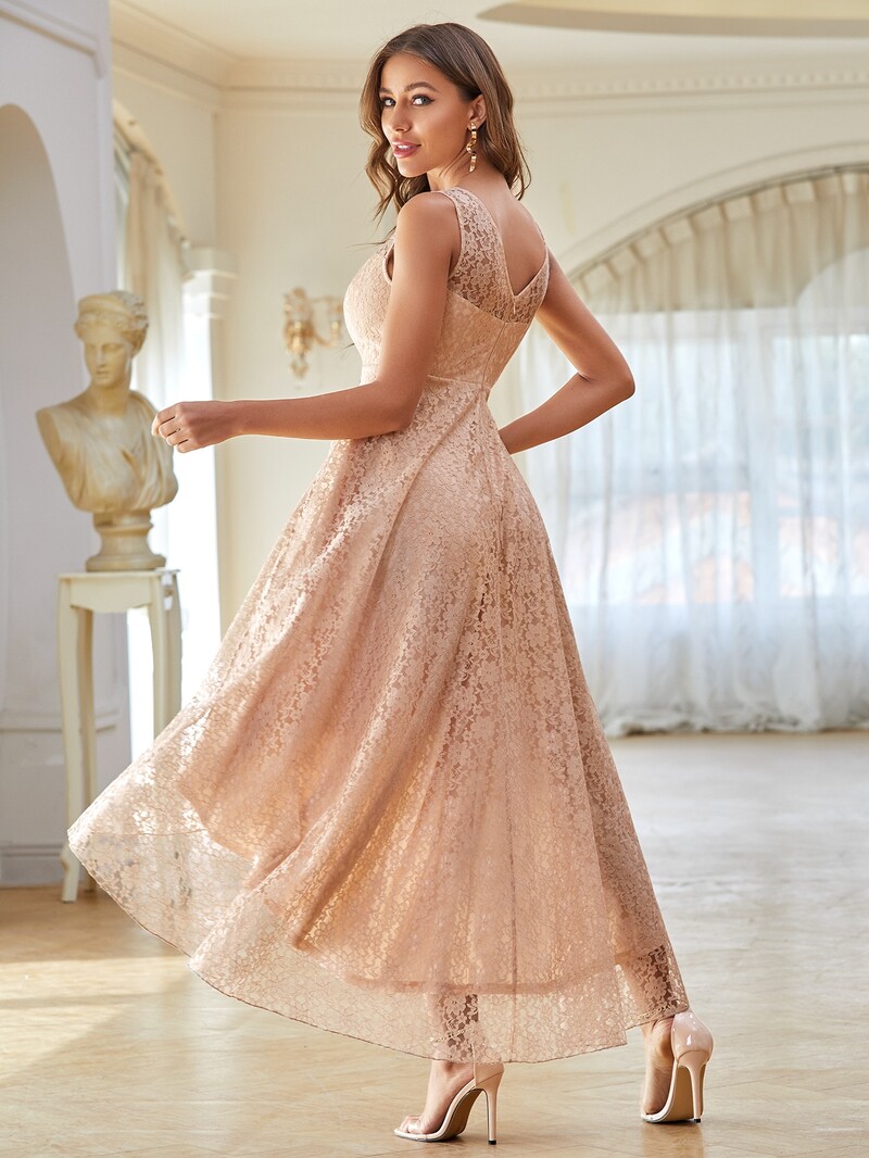 Unithorse Ümarkaelusega pitsist liibuv pruutneitsi kleit elegantne õhtukleit