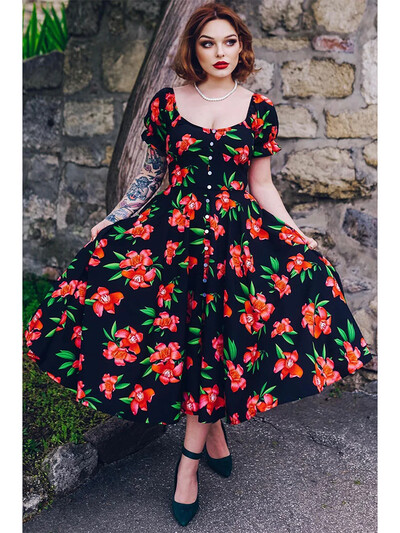 Didelio dydžio miela moteriška suknelė su gėlėmis, juoda vakarėliu spausdinta ant peties, viena eilė, prigludusi juosmens, varpelio midi suknelė