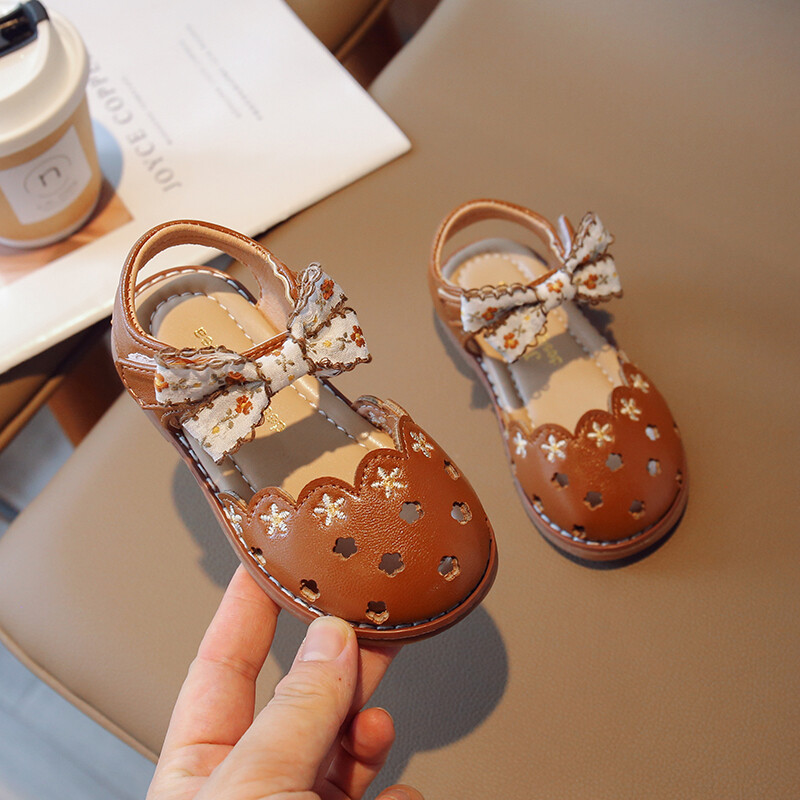 Suvised tüdrukute õõnsad sandaalid õõnsad hingavad mugavad ülemise pandla kaunistused pehme põhjaga libisemiskindlad lastejalatsid