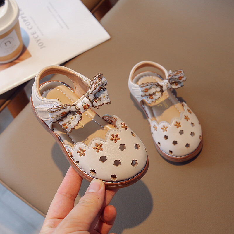 Suvised tüdrukute õõnsad sandaalid õõnsad hingavad mugavad ülemise pandla kaunistused pehme põhjaga libisemiskindlad lastejalatsid