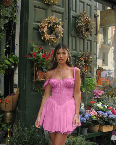 Elegantne naiste suvise pitsiga lilleline lapiline korsett minikleit varrukateta, ruudukujuline kaelusega sidemega lühike, A-kujuline lendlev peokleit