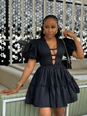 Moteriška vasarinė A formos suknelė pūstomis rankovėmis virš kelių Seksuali juoda raukini suknelė V kaklo trumpa ir elegantiška vakarėlio suknelė moterims