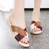 Lapų pleistras iš mikropluošto moteriškos basutės laisvalaikio atvirais pirštais spalvingos moteriškos šlepetės kryžminio dirželio moteriškos šlepetės kulno aukštis 2,5 cm