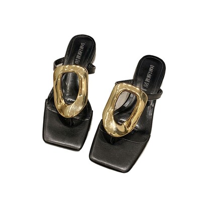 Ravne cipele 2024. Ženske japanke Nove ljetne ležerne tobogane Ženske papuče za plažu Vanjski metalni ukrasi Ženske cipele za papuče