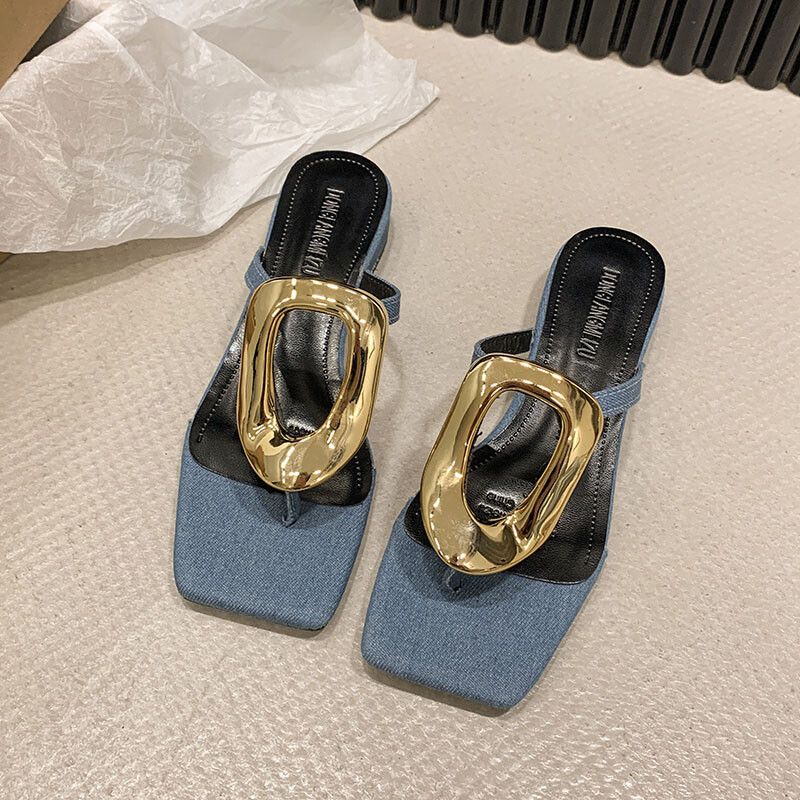 Ravne cipele 2024. Ženske japanke Nove ljetne ležerne tobogane Ženske papuče za plažu Vanjski metalni ukrasi Ženske cipele za papuče