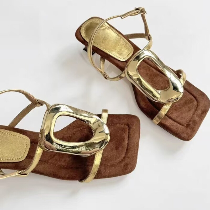 Νέα γυναικεία επώνυμα σανδάλια 2024 Summer Square Toe Γυναικεία παπούτσια Μοντέρνα και ευέλικτα casual σανδάλια Sandalias De Mujer