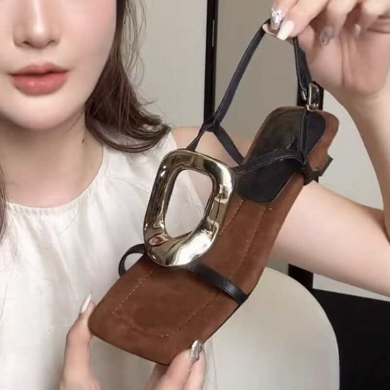 Νέα γυναικεία επώνυμα σανδάλια 2024 Summer Square Toe Γυναικεία παπούτσια Μοντέρνα και ευέλικτα casual σανδάλια Sandalias De Mujer