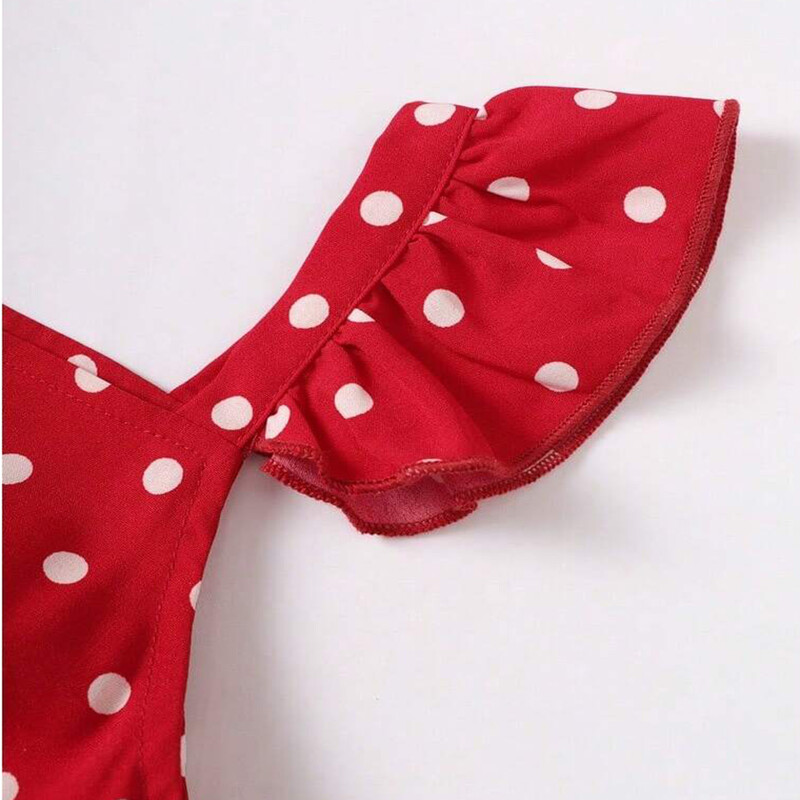 Tüdrukute täpilise trükiga kärbsevarrukatega vibutordikleit suvine