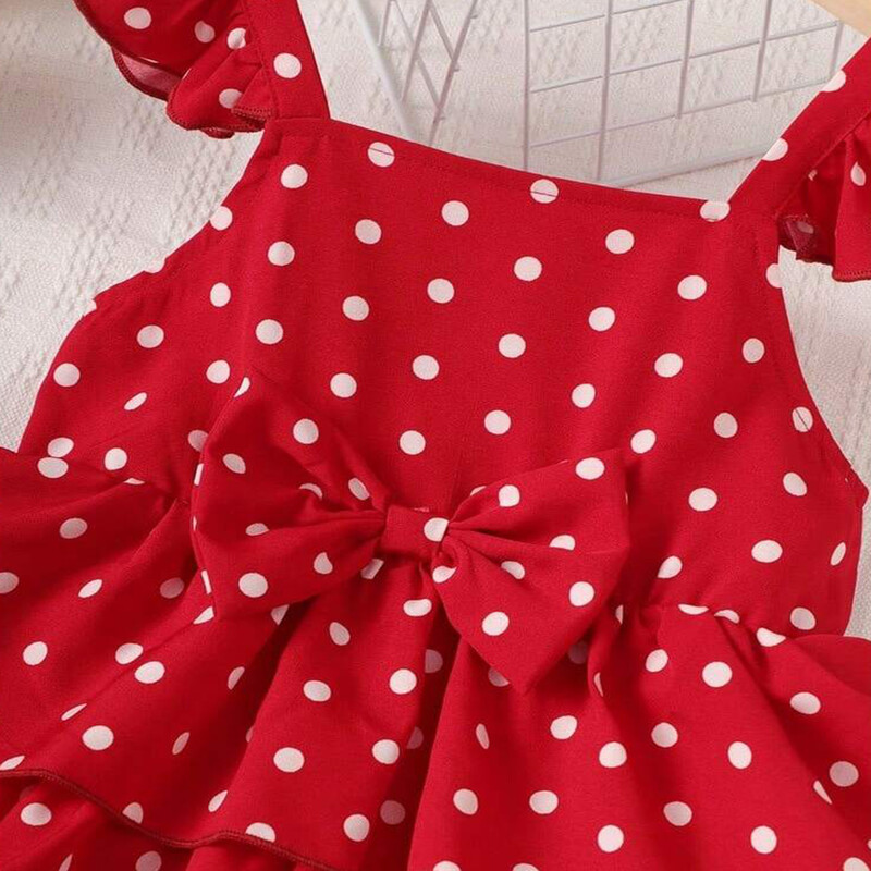 Tüdrukute täpilise trükiga kärbsevarrukatega vibutordikleit suvine