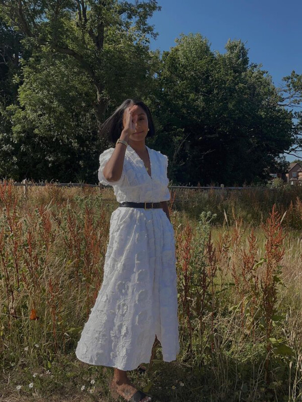 Naiste trükitud üherealine valge kleit Moodne V-kaelusega lühikeste varrukatega 2024. aasta plisseeritud kleidid, uued kõrged tänavarõivad Vestidos