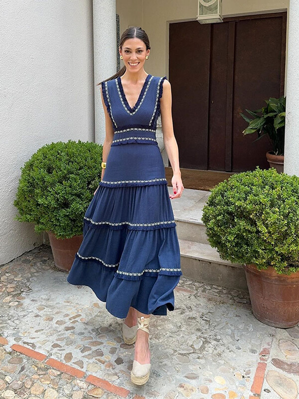 Naiste vanaaegsed šikid narmad, räsitud Midi volangidega kleit, moodne V-kaelusega varrukateta kõrge vöökohaga hommikumantlid 2024. aasta suvenaised, peoõhtud