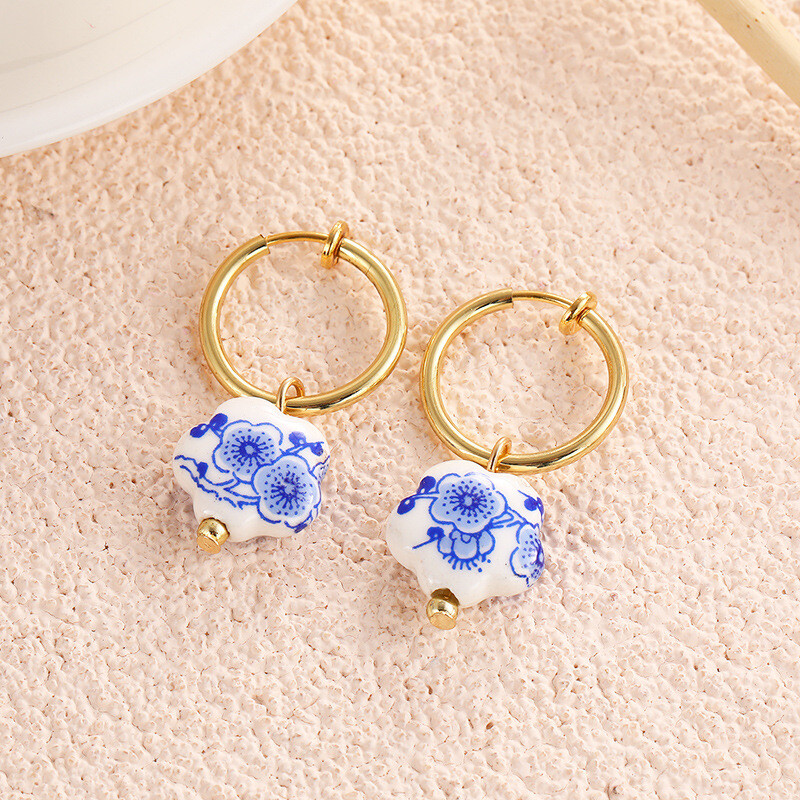 Cross Border Retro käsitsi maalitud sinise ja valge keraamilised helmestega kõrvarõngad naistele Nišškujundusega roostevabast terasest rõngas ilma augustatud kõrvaklambriteta