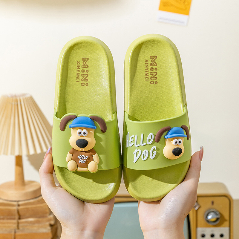 Laste sussid suvised poisid ja tüdrukud multifilmis sussid kodu libisemiskindlad vanem-laps sussid hulgimüük keskmised ja suuremad lapsed õues kantavad