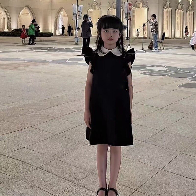 Tüdrukute kleit suvine uus moodne kullake, lendav varrukas Väike must kleit A-line kleit Korea lastekleit