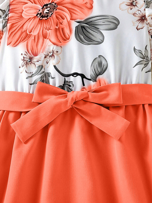 Tüdrukute võluv lilleline volangkleit – õrn kaelus, lehvivad varrukad, suvine elegantne riietus stiilseteks seiklusteks