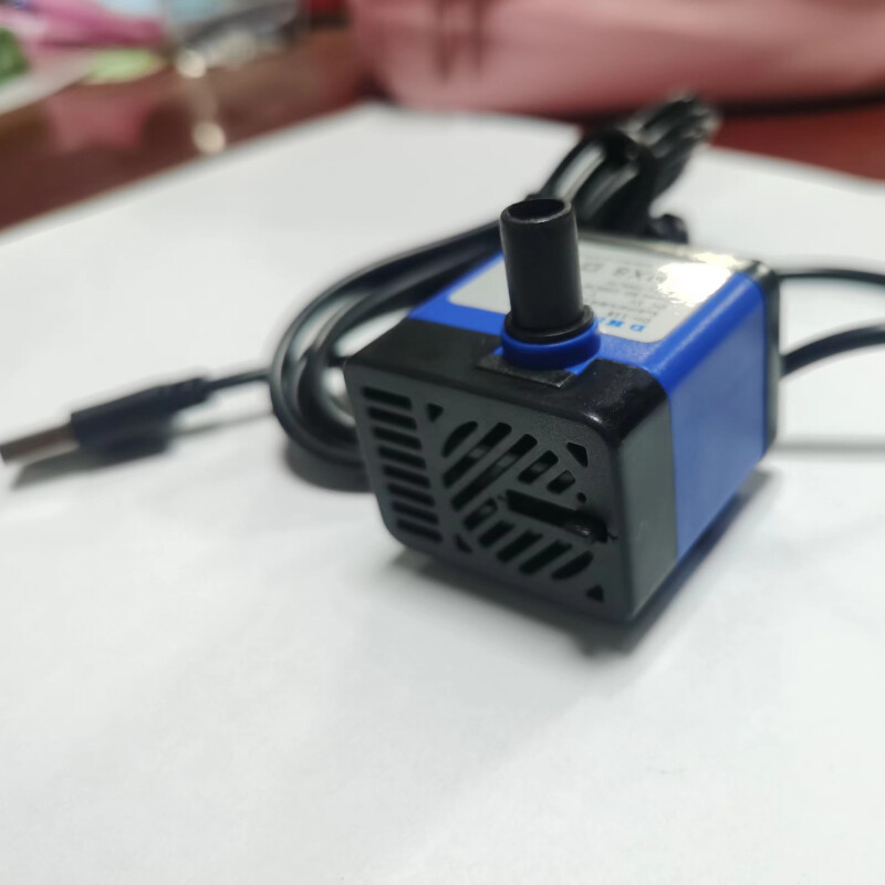 USB pumpa za vodu Dozator vode za kućne ljubimce DC5V Tiha mikro pumpa bez četkica DC vodena pumpa Fish Tank Bijele potopne pumpe