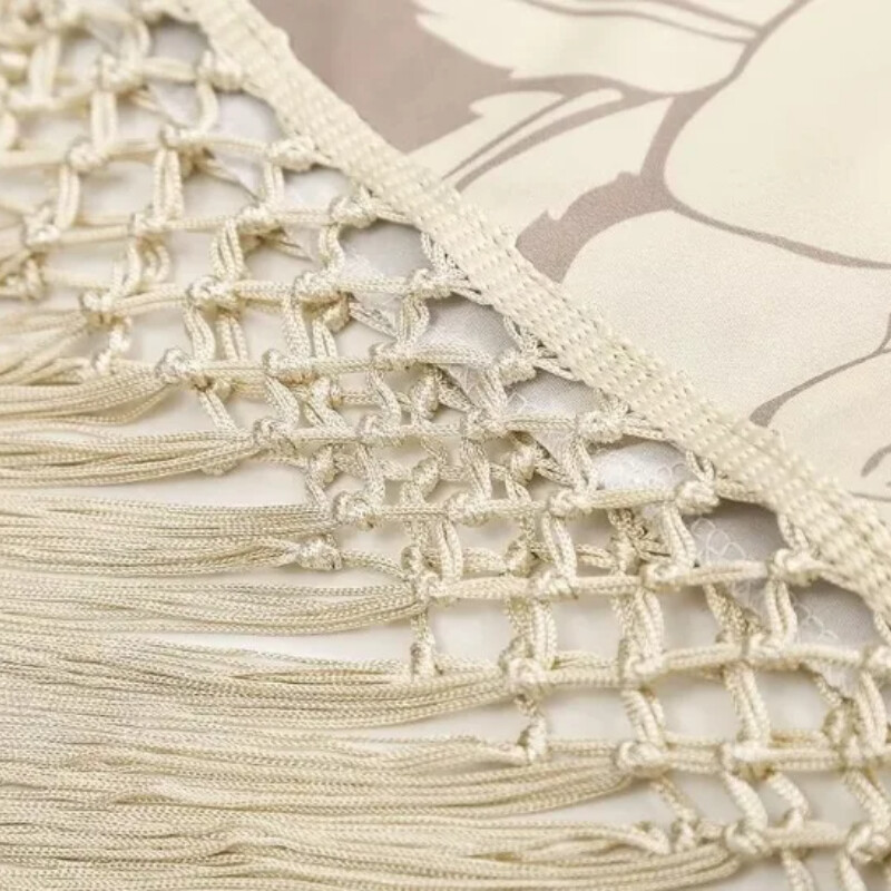 Naiste moodne ja elegantne õmmeldud narmastega trükitud V-kaelusega pikk kleit, õhuke peokleit, kleidiseelik