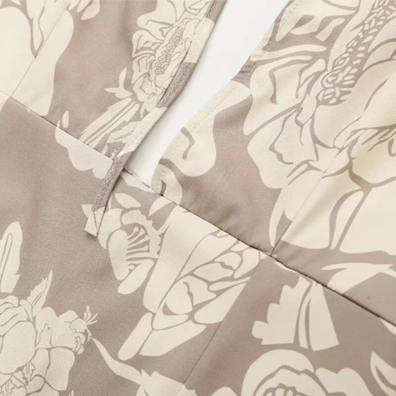 Naiste moodne ja elegantne õmmeldud narmastega trükitud V-kaelusega pikk kleit, õhuke peokleit, kleidiseelik