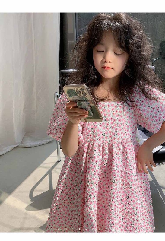 22274 Laste suveriided 2024 Uus mullivarrukatega tüdrukute kleit, kuum allahindlus Lilleline printsessi kleit