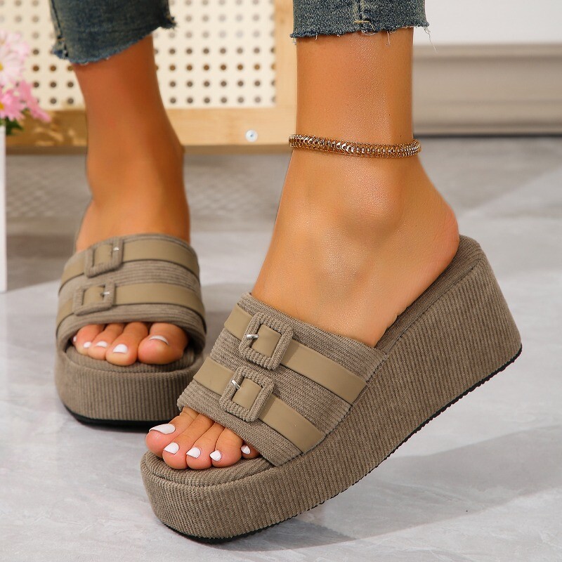 Επώνυμα γυναικεία παπούτσια 2024 Νέα αντιολισθητικά γυναικεία παντόφλες με χοντρή σόλα μόδας έξω Γυναικεία ρούχα One Word Drag Zapatillas Mujer