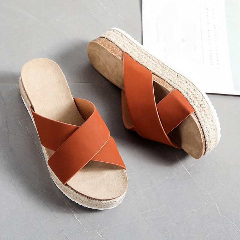 Rannajalatsid Leopard plätud Lamedad sussid Kuldsussid Naiste liugurid Suvised sandaalid Paksu tallaga sussid, platvorm naistele