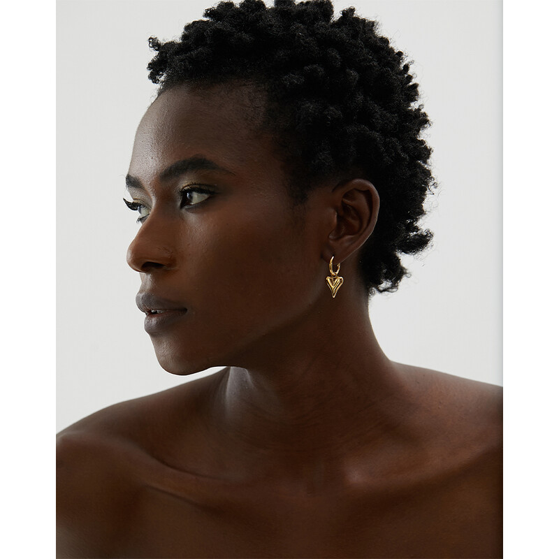 Yhpup roostevabast terasest šikk südamega Huggie Hoop kõrvarõngad võluvad kullavärvi tuhmid tasuta trendikad moeehted naistele