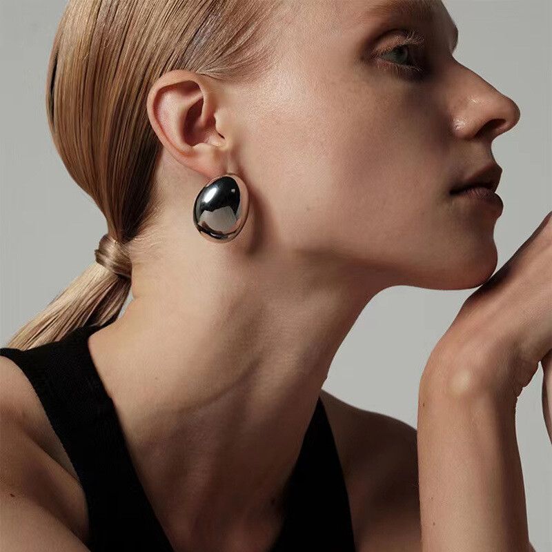 Roostevabast terasest siledad suured ovaalsed kõrvarõngad naistele 2023. aasta liialdatud õõnsa palliga geomeetriline kõrvaklambriga kõrvarõngas, ehe kingitus
