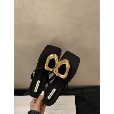 2024. aasta uus bränd, suvine naiste hõbedased sussid, mood, elegantsed metallist kaunistused, slaidid kingad naistele õues, paksu kontsaga sandaalid