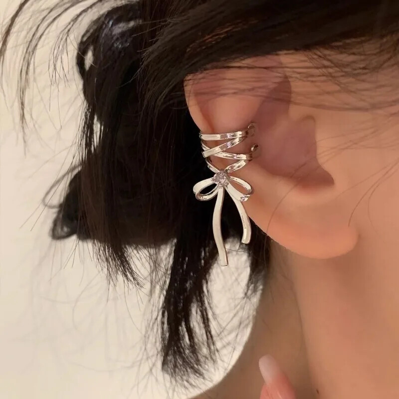 Roosa Butterfly Ear Cuff Kõrvarõngad Naistele Tüdrukutele Moodne kikisõlme Ilma augustamisklambriteta kõrvarõngas Võlts augustamine Balletiklamber ehetel