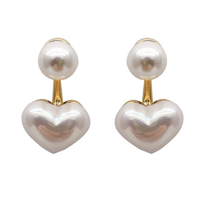 Imitatsioonpärlitest kõrvarõngad naistele Südamega ümmargused kõrvarõngad Elegantsed Love Ear Stud Party Pulmaehted Sõbrapäeva kingitused