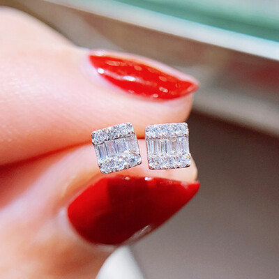 Huitani õrnad veetilgakujulised kõrvarõngad luksuslikud hõbedase värvi kristallist CZ-kõrvarõngad naistele moe- ja mitmekülgsed ehted