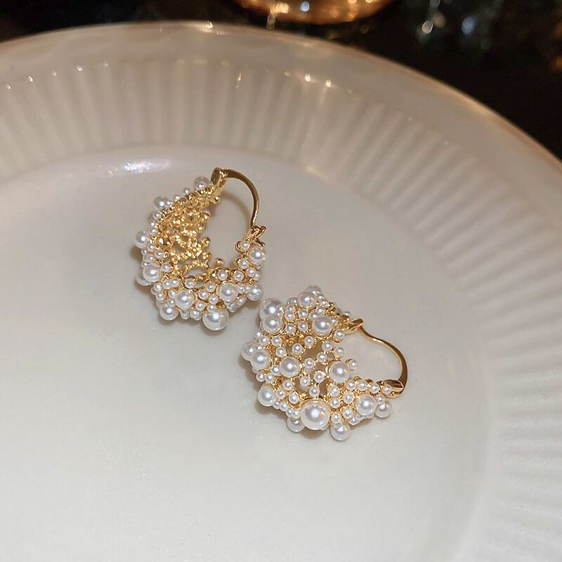 Ebaregulaarsed metallist pärlitest kõrvarõngad Euroopa ja Ameerika stiilis isikupärastatud moodsad kõrvarõngad naistele tüdrukutele reisitarvikud