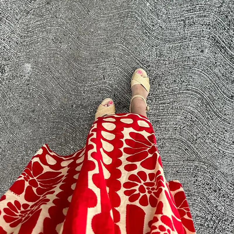 Rochie pliată cu imprimeu roșu alb la modă pentru femei Rochii largi, fără mâneci, fără spate, pentru femei, vara 2024, noua haină de plajă pentru doamnă