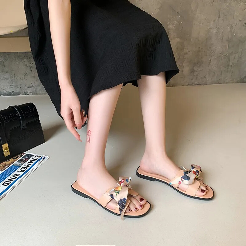 Trendikad naiste sussid 2024. aasta suvi, uus vibu kaunistus, lameda põhjaga libisemisvastane disain, tundega naiste kingad Zapatos De Mujer Luxe