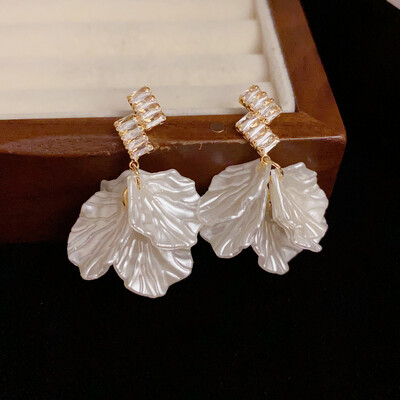 ZAKOL Korea moe imitatsioonist rippuvad kõrvarõngad valgest kristallist tsirkooniumoksiidist lilledega pruudi kõrvarõngaste peo aksessuaarid naistele