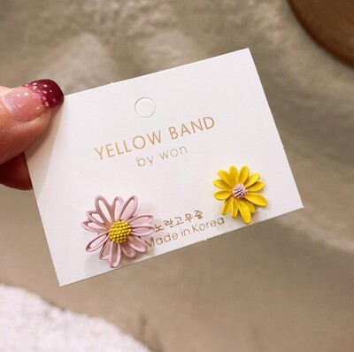 Margrietiņas ziedu auskari Asimetriski korejiešu rotaslietas, mīļi ziedi, mazi auskari sievietēm, 2022. gada jaunais modes saldais auskars