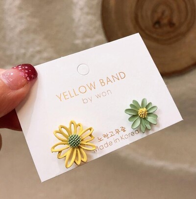 Margrietiņas ziedu auskari Asimetriski korejiešu rotaslietas, mīļi ziedi, mazi auskari sievietēm, 2022. gada jaunais modes saldais auskars