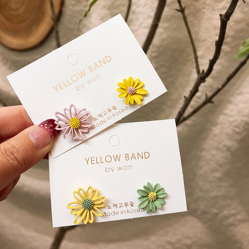 Margrietiņas ziedu auskari Asimetriski korejiešu rotaslietas, mīļi ziedi, mazi auskari sievietēm, 2022. gada jaunais modes saldais auskars