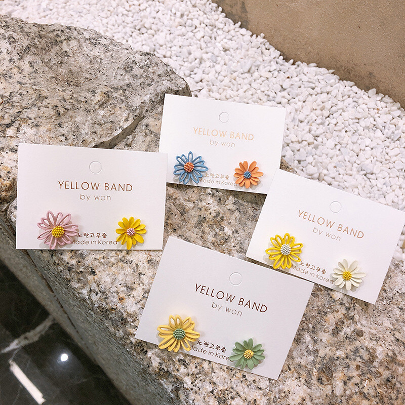 Margrietiņas ziedu auskari Asimetriski korejiešu rotaslietas, mīļi ziedi, mazi auskari sievietēm, 2022. gada jaunais modes saldais auskars