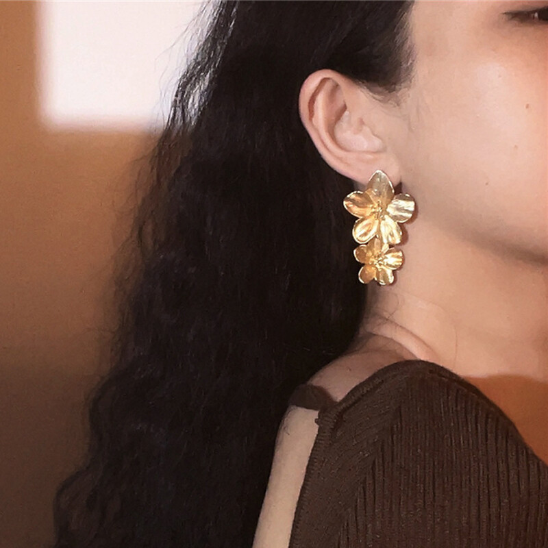 Vintage kõrvarõngad naiste kreem-lakitud kihilised kroonlehed karikakrad, suured lilled, kõrvarõngad naistele moeehted aksessuaarid