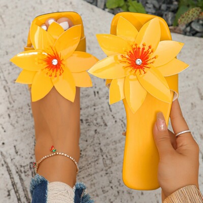 Disainerkingad Naistele 2024 Elegantsed lilled Naiste sussid Magusad Boheemlaslikud rannasandaalid Moodsad õueskandmine Naistele Ühesõnaga lohista