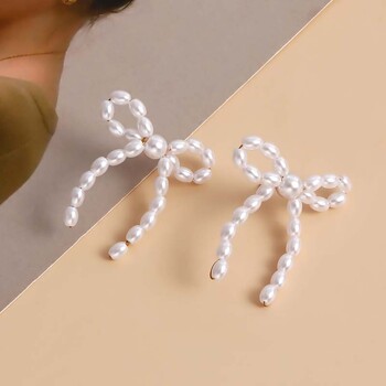 Vintage White Imitation Pearl Bowknot Stud σκουλαρίκια για γυναίκες Κομψά χειροποίητα υφαντά σκουλαρίκια Statement με χάντρες Κοσμήματα 2024