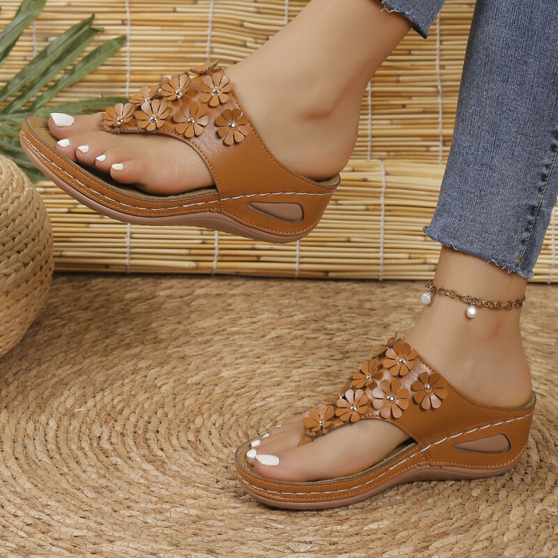 Dygliuoti gėlių sandalai moterims Vasaros paplūdimio neslystančios pleištinės šlepetės, moteriškos laisvalaikio lauko madingos susegtos pirštinės platforminės basutės