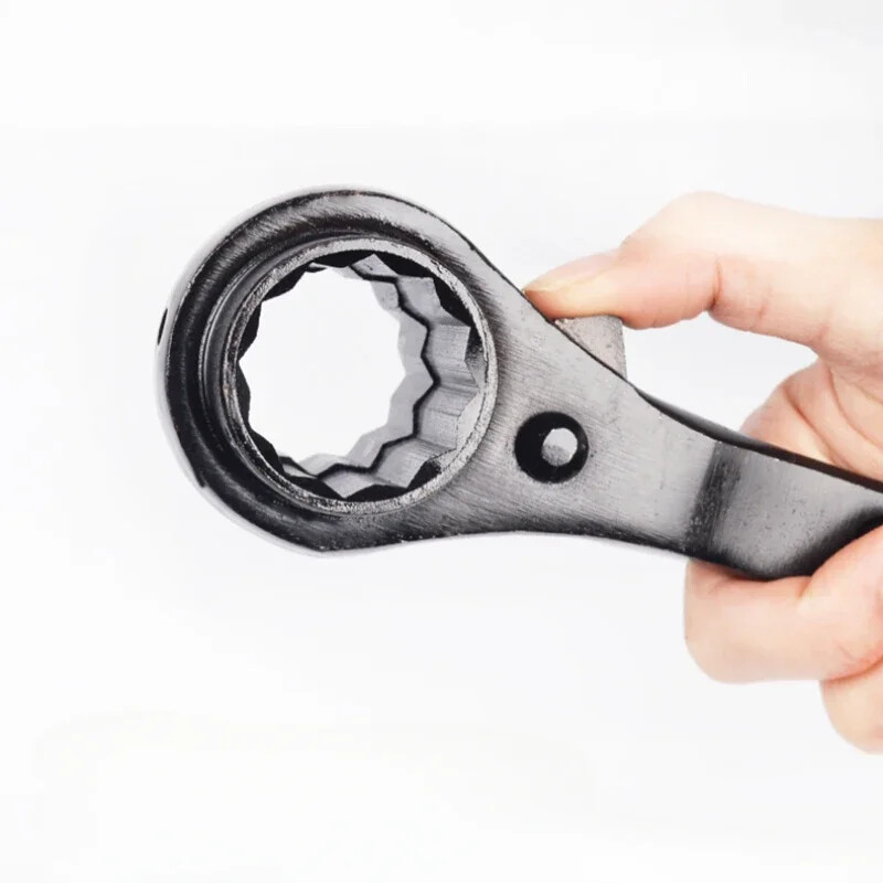 10-32 mm põrkvõti pesa Plum Blossom Multifunktsionaalne terava sabaga reguleeritav pistikupesa Adapter Käsitööriistad Mutrivõtmed