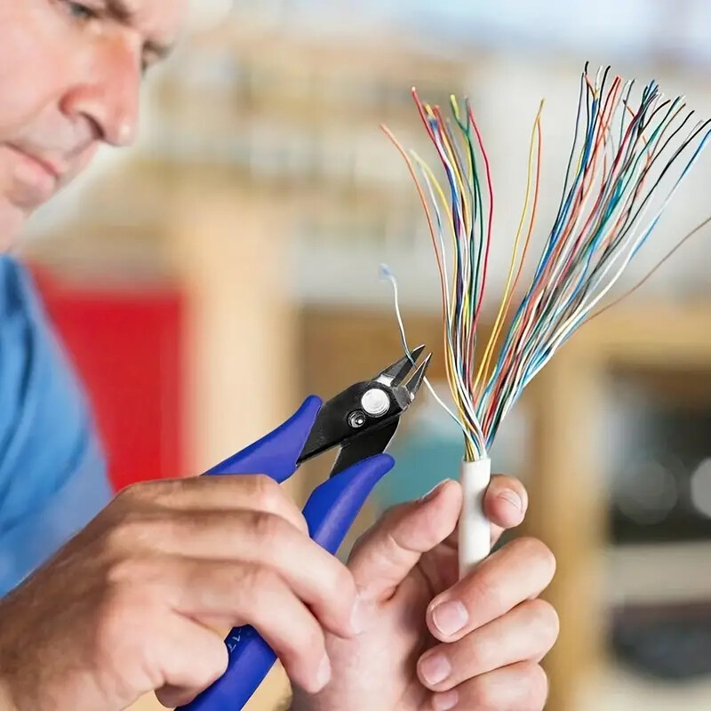 3 vnt. įstrižinės replės Anglinio plieno replės Vielos Kabelių pjoviklis Pjovimo šoninis pjoviklis Plokščios nosies replės Rankinis aštraus metalo priedai