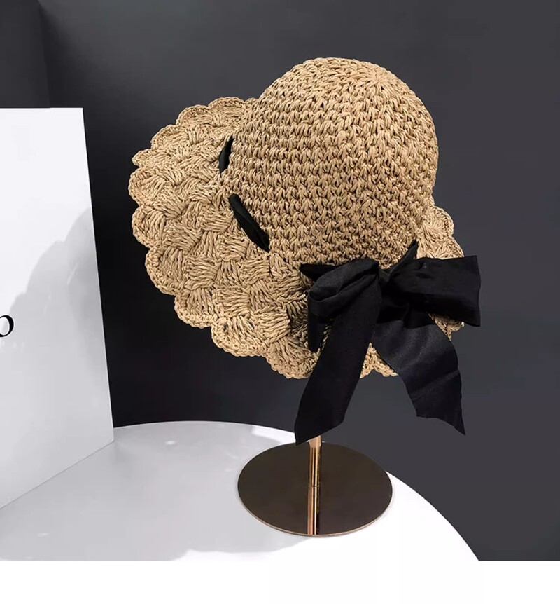 Vasarinė šiaudinė skrybėlė moterims su juostele, rankomis megzta kepure Aukštos klasės plataus krašto skrybėlė nuo saulės spindulių apsauganti paplūdimio kepurė