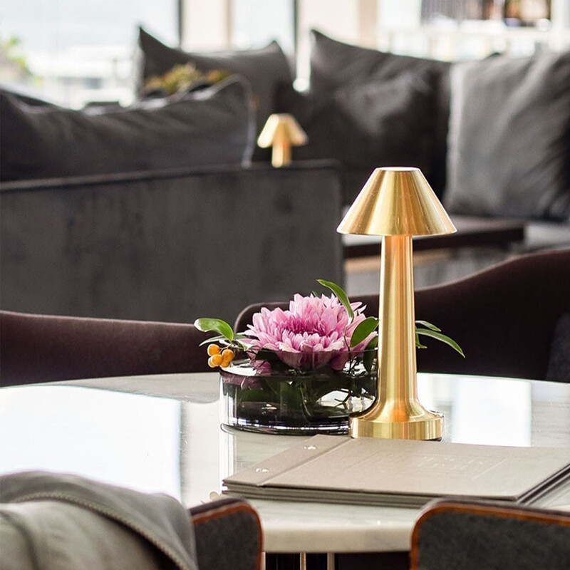 Juhtmeta laualamp Laetav minimalistliku disainiga laualamp puutetundlik silmade kaitse Moodsas stiilis LED-lamp öövalgus