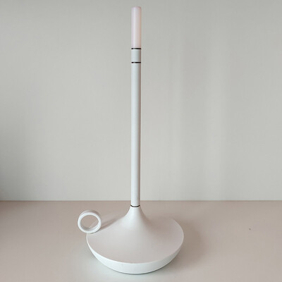 Lampă de masă pentru dormitor Lampă tactilă fără fir reîncărcabilă Lumânare de camping Lampă creativă Lampă de birou cu lumină caldă